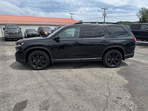 Used 2025 Honda Pilot Black Edition image 3