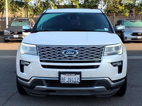 Used 2018 Ford Explorer Platinum AWD/4WD image 2
