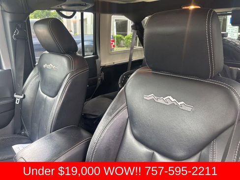 Used 2014 Jeep Wrangler Unlimited Sahara AWD/4WD image 8