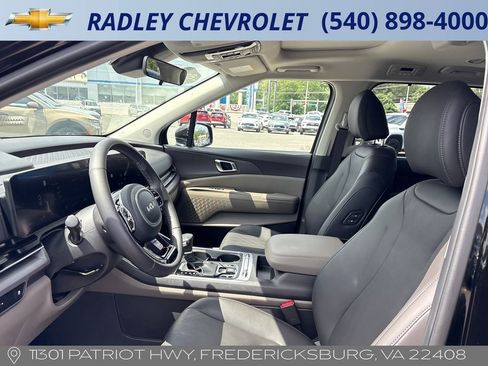 Used 2026 Kia Carnival SX FWD image 3