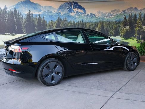 Used 2023 Tesla Model 3 Standard Range image 6