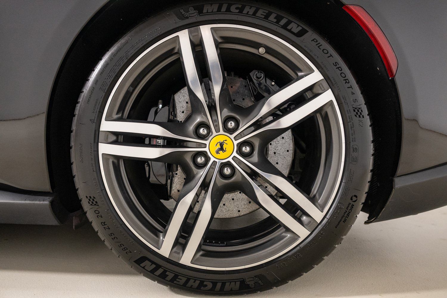 Used 2019 Ferrari Portofino RWD image 23