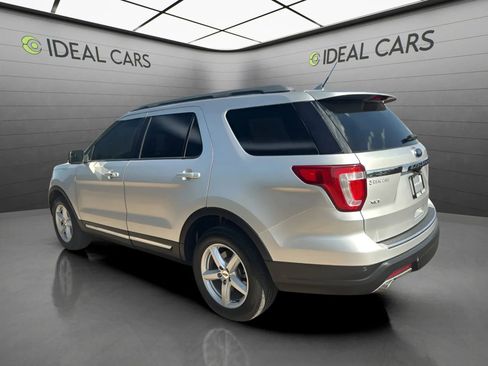 Used 2018 Ford Explorer XLT w/ Equipment Group 202A FWD image 7
