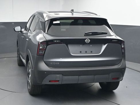 Used 2025 Nissan Kicks SV w/ SV Premium Package FWD image 6