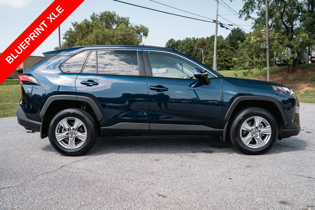 Certified 2025 Toyota RAV4 XLE FWD image 9