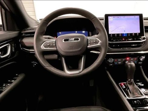 Used 2024 Jeep Compass Trailhawk w/ Trailhawk Elite Group AWD/4WD image 6