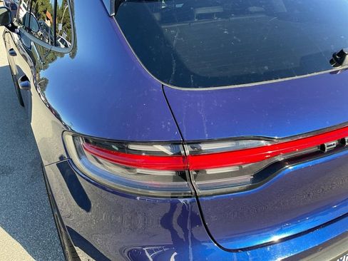 Used 2022 Porsche Macan image 36