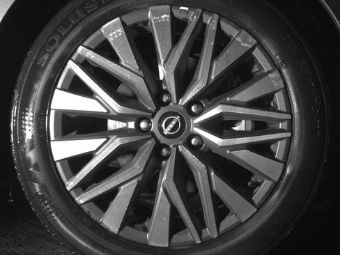 Used 2025 Nissan Altima 2.5 SV FWD image 13
