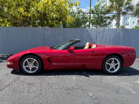 Used 2001 Chevrolet Corvette Convertible w/ Preferred Equipment Group2 RWD image 3