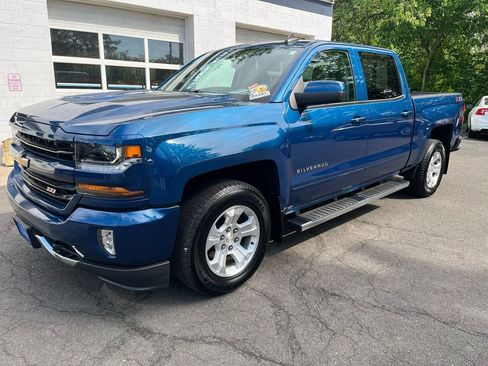 Used 2018 Chevrolet Silverado 1500 LT w/ All Star Edition AWD/4WD image 3