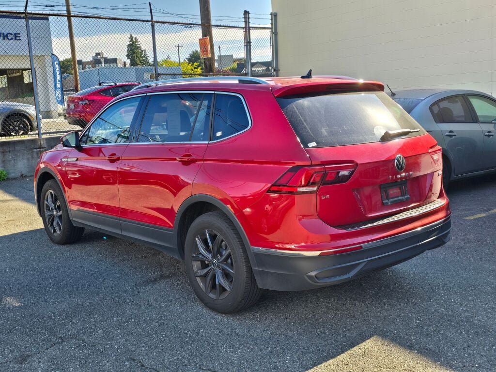 Used 2024 Volkswagen Tiguan SE AWD/4WD image 5