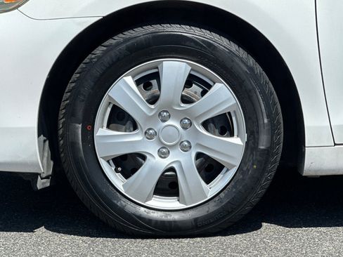 Used 2010 Toyota Camry FWD image 22