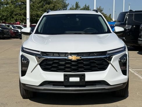 Used 2024 Chevrolet Trax LT w/ Driver Confidence Package FWD image 8