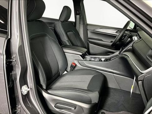 New 2026 Jeep Grand Cherokee L 4WD image 11