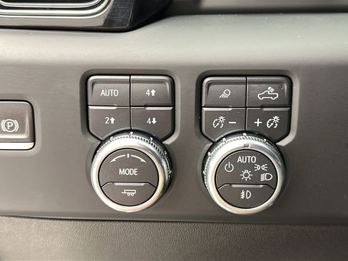 Used 2023 GMC Sierra 1500 AT4 w/ AT4 Premium Package AWD/4WD image 27