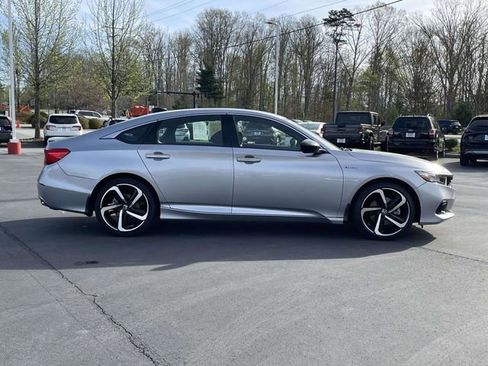 Used 2022 Honda Accord Sport image 6