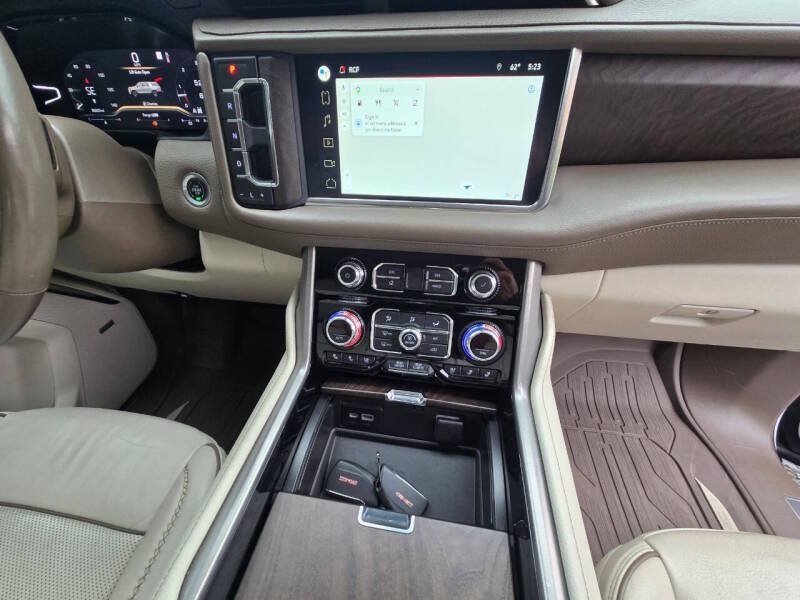 Used 2022 GMC Yukon Denali w/ Denali Ultimate Package AWD/4WD image 24