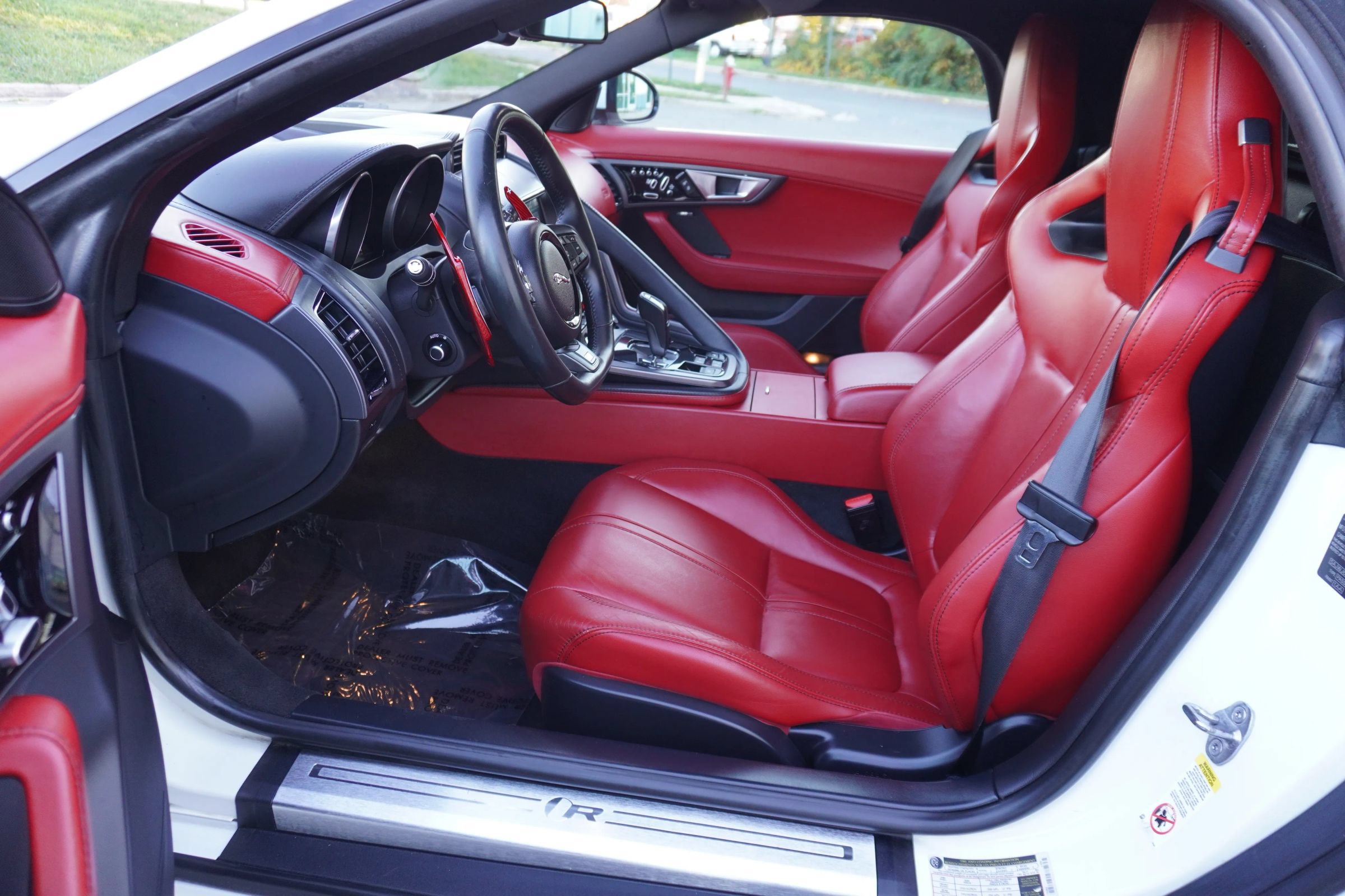 Used 2017 Jaguar F-TYPE R AWD/4WD image 9