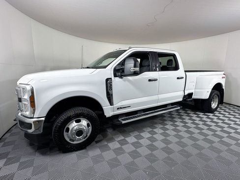 Used 2024 Ford F350 XLT w/ 360-Degree Camera Package AWD/4WD image 2