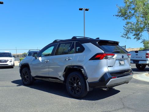 Used 2023 Toyota RAV4 XSE AWD/4WD image 4