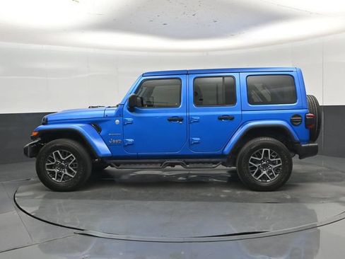 Used 2024 Jeep Wrangler Unlimited Sahara w/ Technology Group AWD/4WD image 34