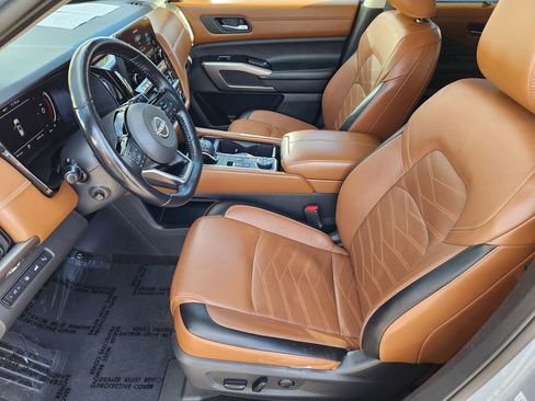 Used 2022 Nissan Pathfinder Platinum w/ Cargo Package image 10