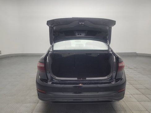 Used 2025 Volkswagen Jetta SE FWD image 29
