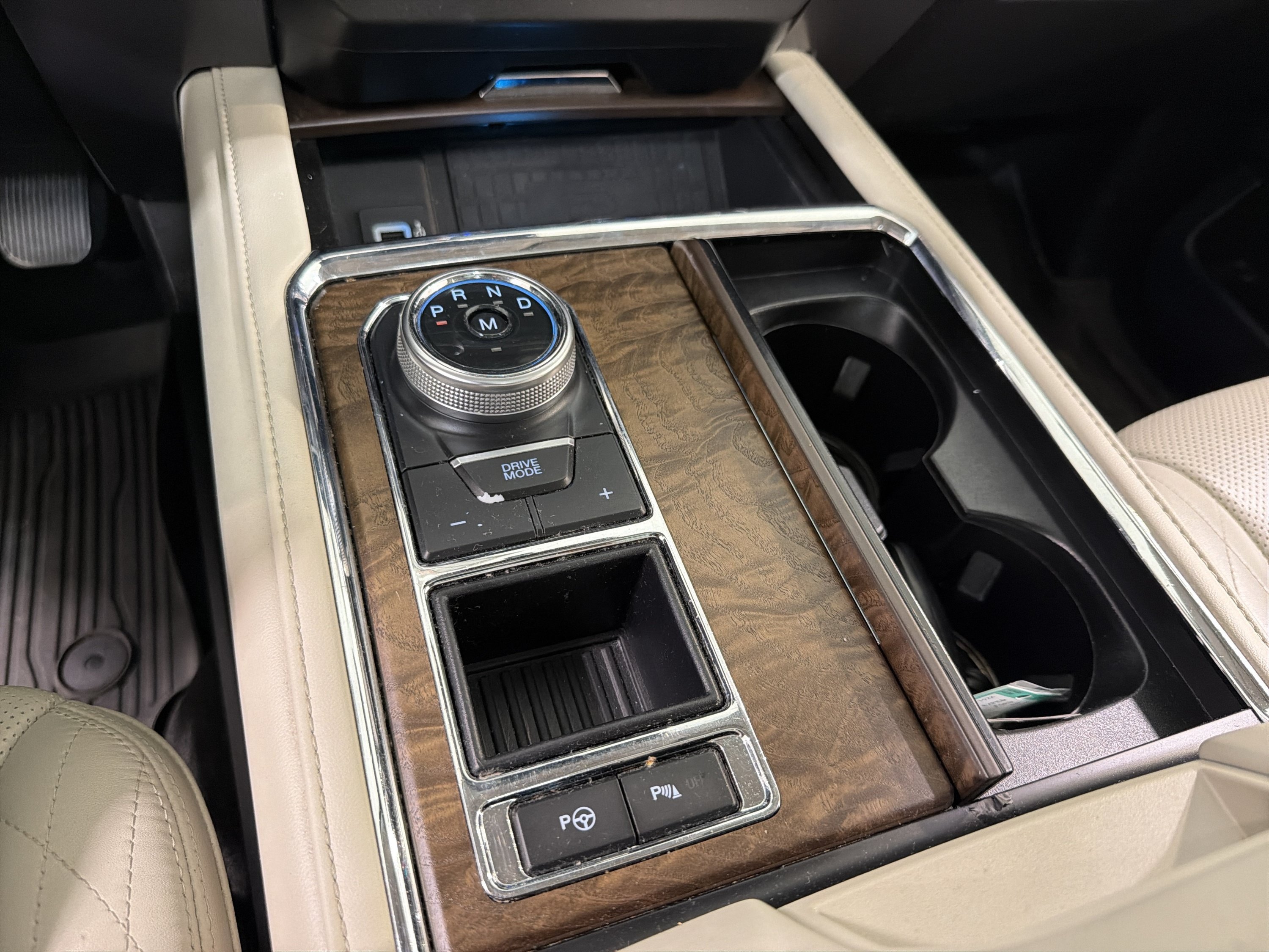 Used 2018 Ford Expedition Platinum RWD image 21