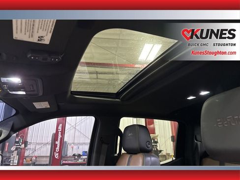 Used 2020 Chevrolet Silverado 1500 High Country image 36