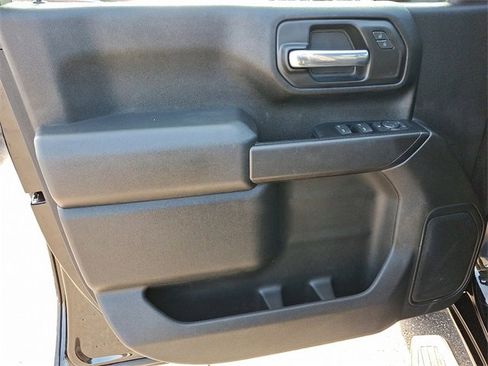 Used 2025 Chevrolet Silverado 2500 Custom image 9