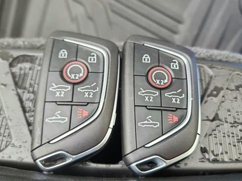 Used 2024 Chevrolet Corvette Stingray Premium Conv w/ Z51 Performance Package image 57