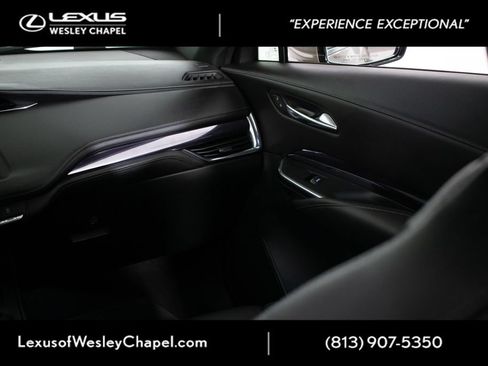 Used 2023 Cadillac XT4 Luxury w/ Cold Weather Package FWD image 17