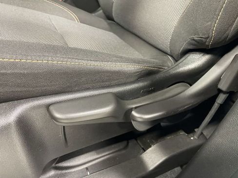 Used 2021 Chevrolet Traverse LS image 12