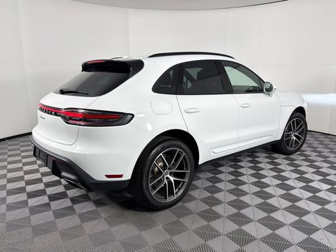 Certified 2026 Porsche Macan AWD/4WD image 9