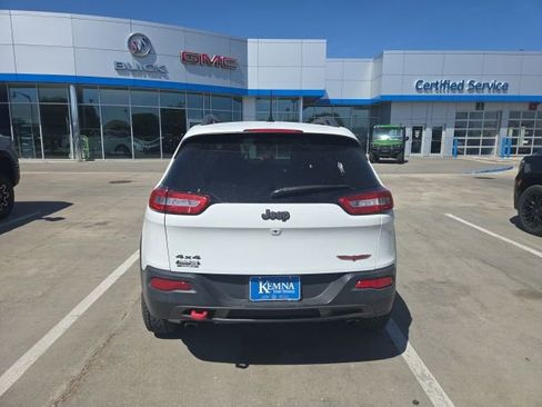 Used 2015 Jeep Cherokee Trailhawk AWD/4WD image 7