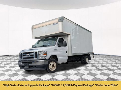 Used 2021 Ford E-450 and Econoline 450 Super Duty RWD image 2