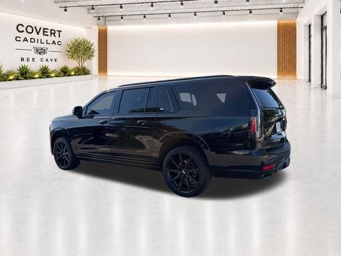 Used 2022 Cadillac Escalade ESV Sport w/ Touring Package AWD/4WD image 7