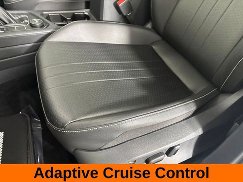 Used 2022 Volkswagen Tiguan SE w/ Panoramic Sunroof Package AWD/4WD image 12