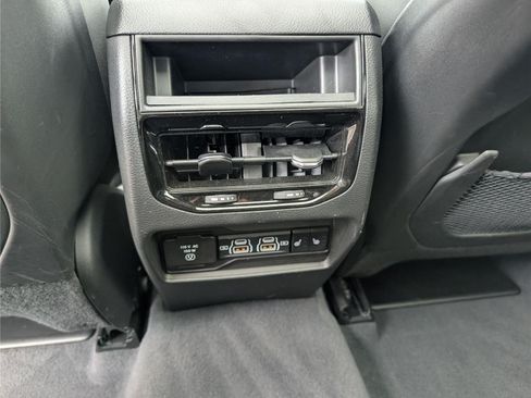 Used 2023 Jeep Grand Cherokee Limited AWD/4WD image 21