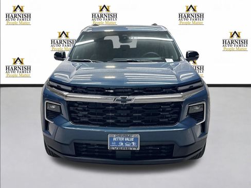 New 2026 Chevrolet Traverse LT w/ Driver Confidence Package AWD/4WD image 2
