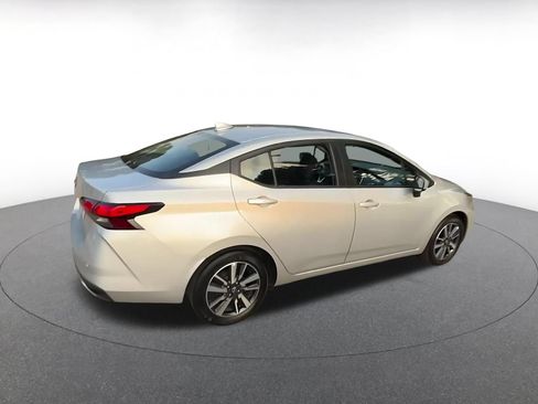 Used 2025 Nissan Versa SV FWD image 15