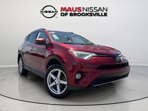Used 2018 Toyota RAV4 Limited FWD image 1