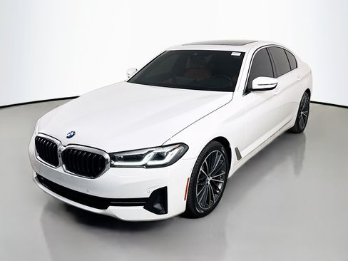 Used 2021 BMW 530i w/ Premium Package RWD image 4