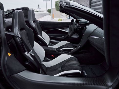 Used 2024 McLaren 750S Spider image 35