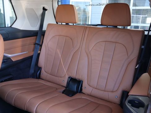 Used 2019 BMW X7 xDrive40i w/ Cold Weather Package image 13