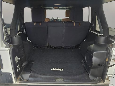 Used 2012 Jeep Wrangler Unlimited Sahara w/ Connectivity Group image 28