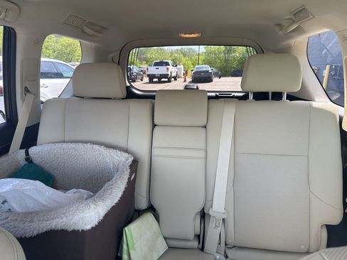 Used 2021 Lexus GX 460 Premium w/ Premium Package AWD/4WD image 34