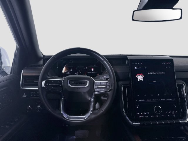 Used 2025 GMC Yukon XL Denali RWD image 16
