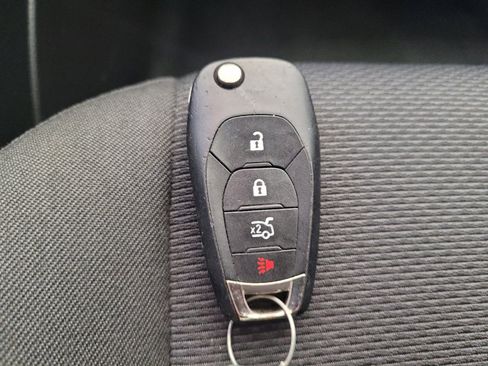 Used 2017 Chevrolet Cruze LS FWD image 32