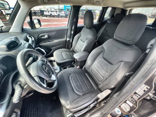 Used 2021 Jeep Renegade Latitude FWD image 18